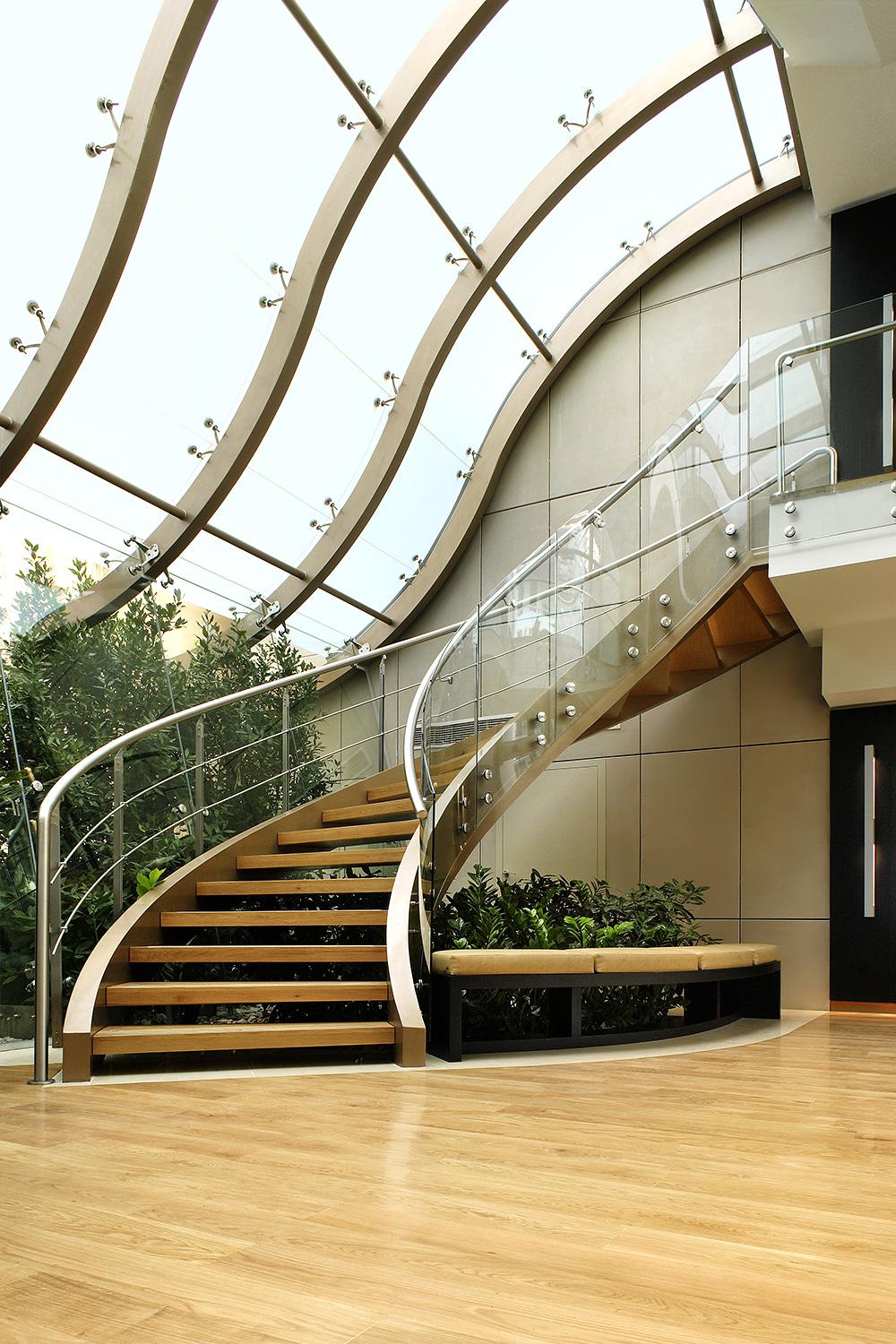 Daios Luxury Living Hotel Thessaloníki Luaran gambar A curved staircase