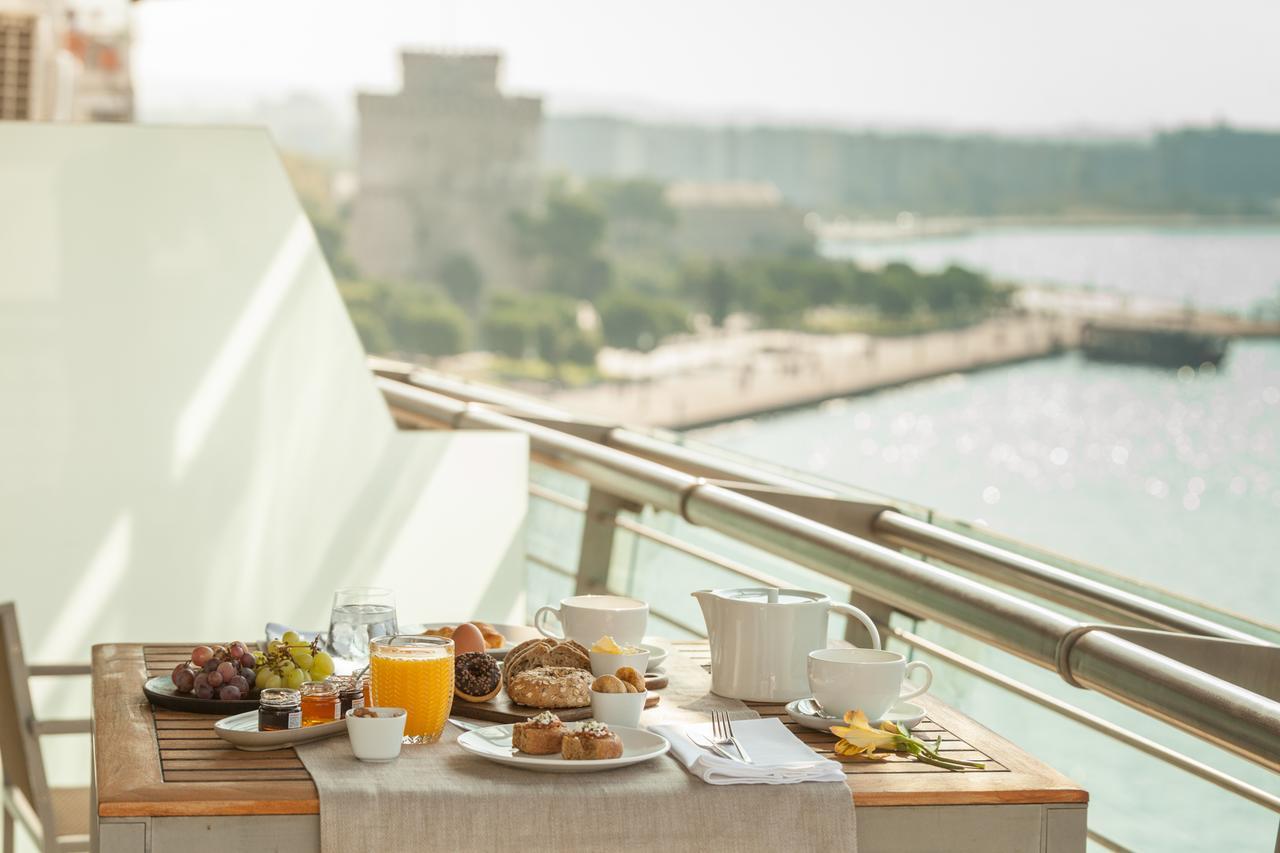 Daios Luxury Living Hotel Thessaloníki Luaran gambar Breakfast at the Hotel