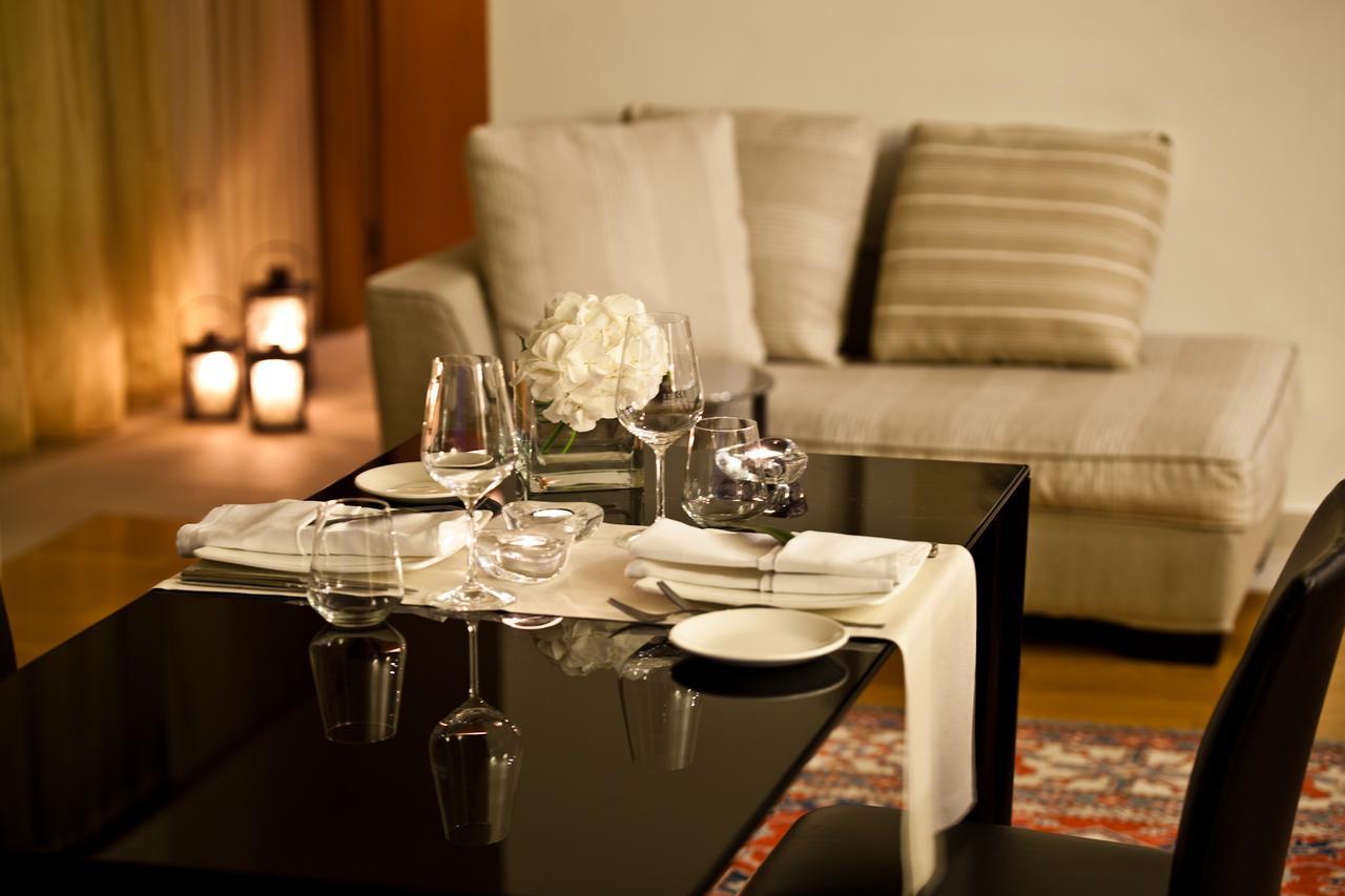 Daios Luxury Living Hotel Thessaloníki Luaran gambar A table set for dinner