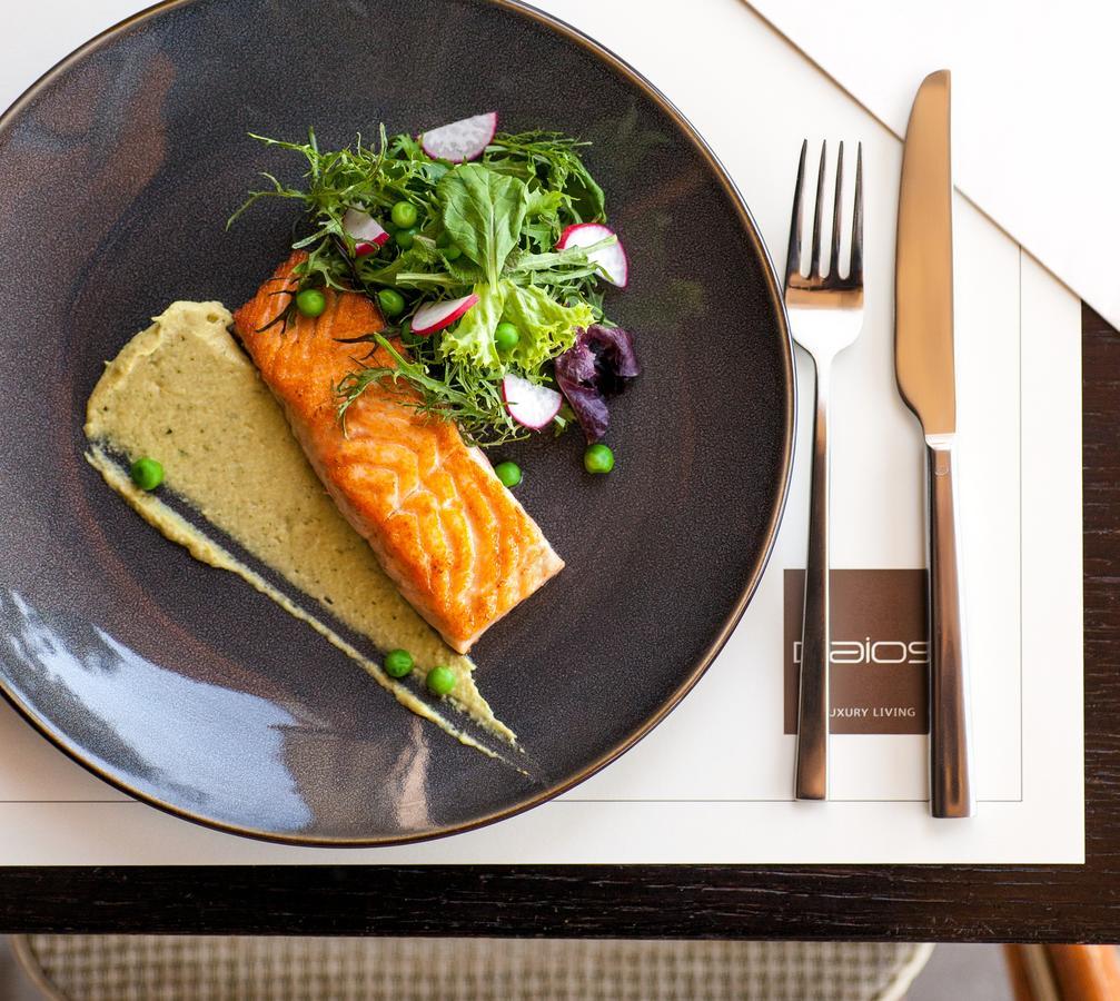 Daios Luxury Living Hotel Thessaloníki Luaran gambar A salmon dish at Le Clos du Bois