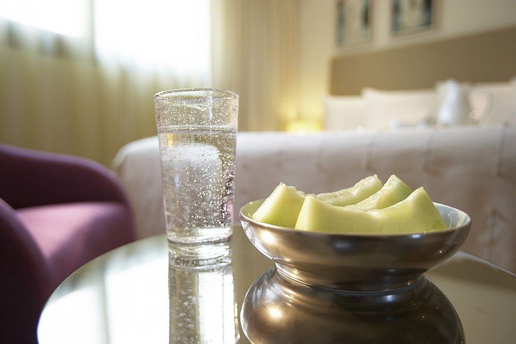 Daios Luxury Living Hotel Thessaloníki Luaran gambar A glass of sparkling water